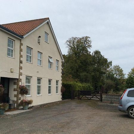 غريت آيتون Mill Farm B&B المظهر الخارجي الصورة