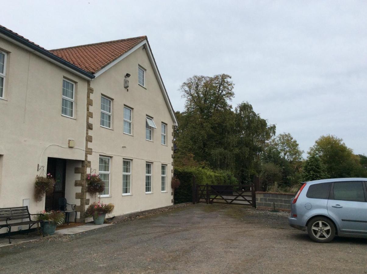 غريت آيتون Mill Farm B&B المظهر الخارجي الصورة